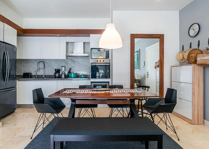Luxury With Gym & Club & Pga Golf Apartment