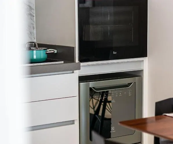 Luxury With Gym & Club & Pga Golf Apartment